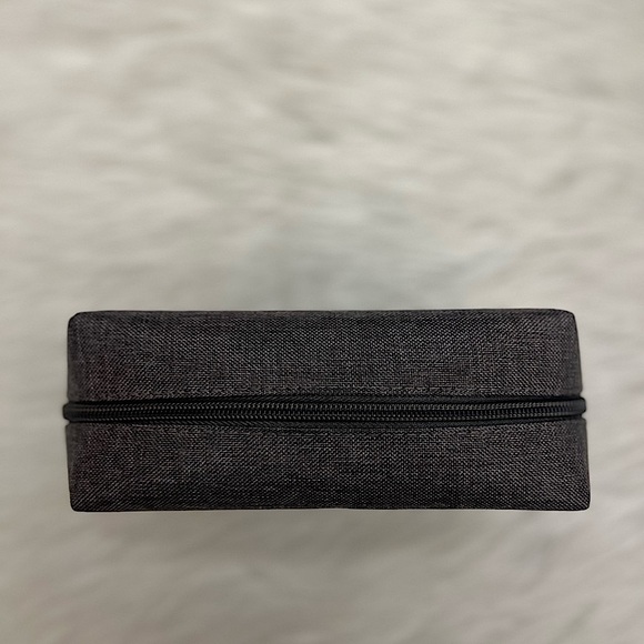 BVLGARI COSMETIC CLUTCH - Picture 4 of 10